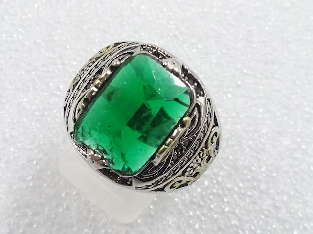 JAPANESE KIMONO / ANTIQUE COLORED STONE RING (SIZE 22)